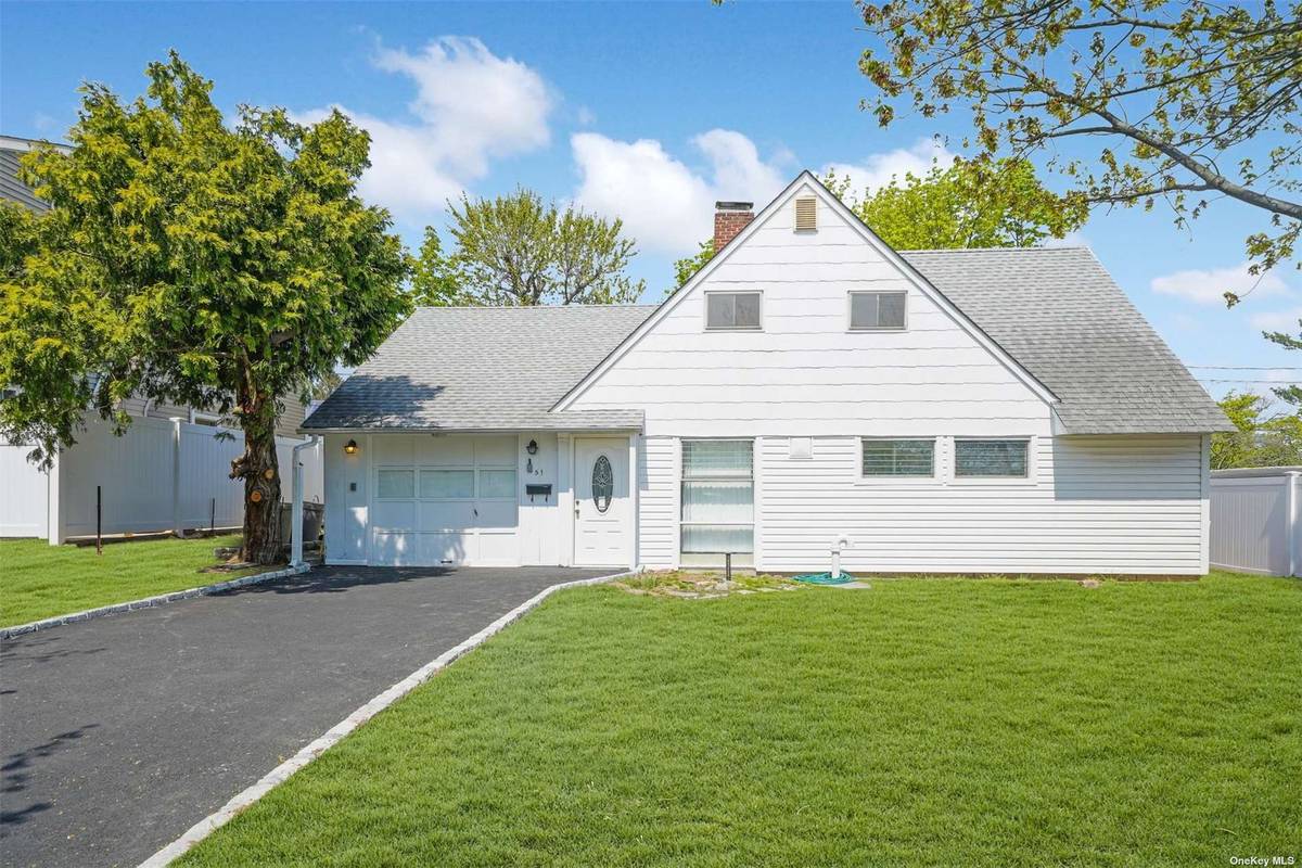 51 Robin Lane, Levittown, NY, 11756 Nest Seekers Nest Seekers