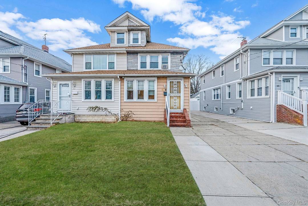 Welcome home to this inviting 3 bedroom, 1 bath townhouse in the heart of Freeport a perfect blend of comfort, character, and versatile living space.