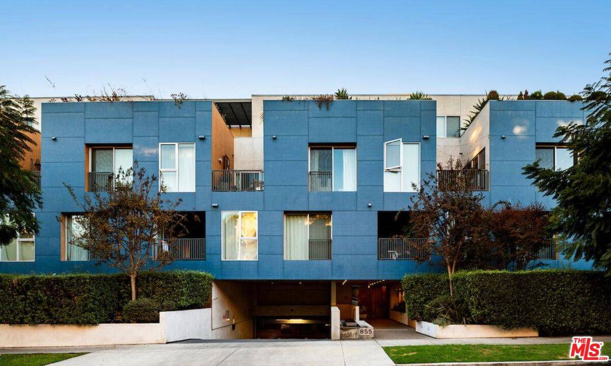 855  N Croft Ave 2BR Sunset Strip La