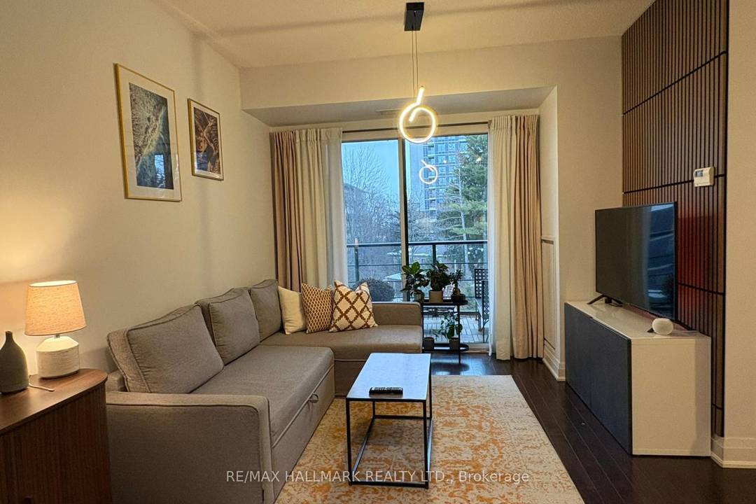 Upscale boutique low rise in prime Willowdale.