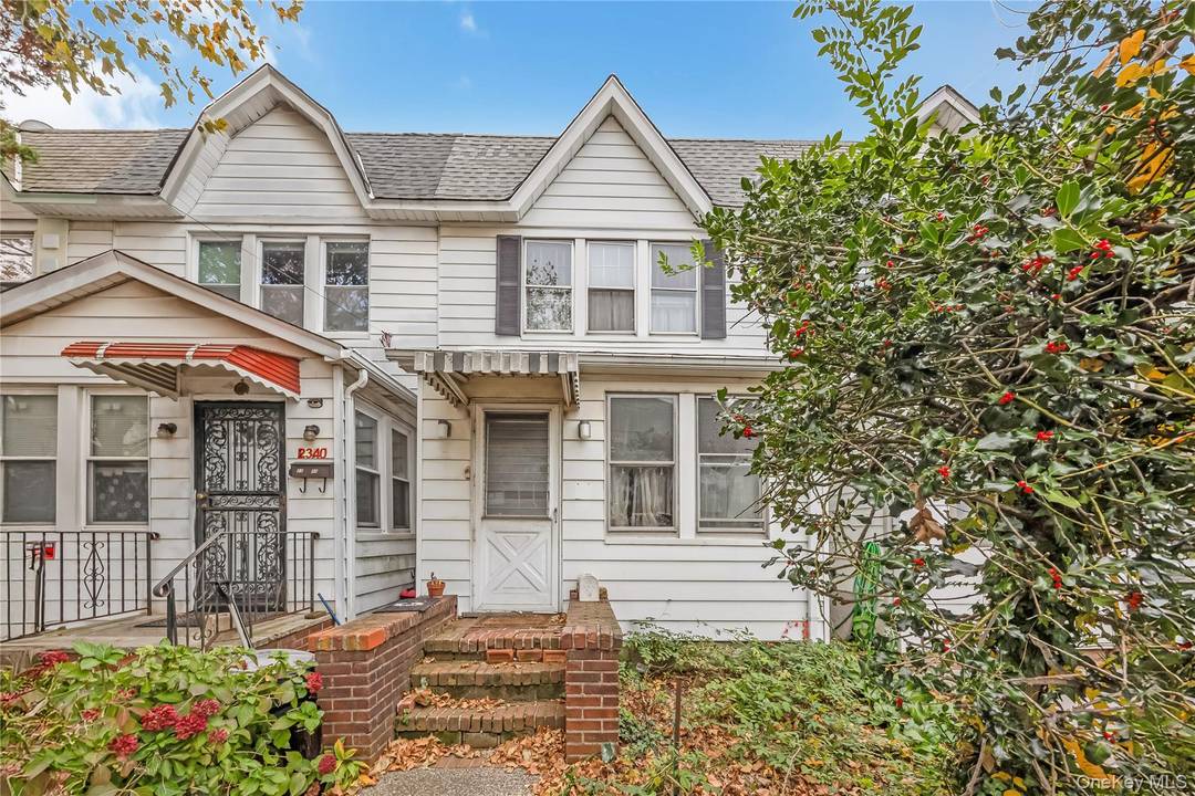 Great opportunity to buy an amazing location and amazing layout.