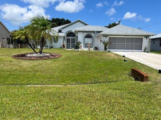 Located in the desirable South bend area, this 3 BR, 2 BA home features 2 car garage, New Roof AC 4 years old, Water Heater 2 Yrs old Granite kitchen ...