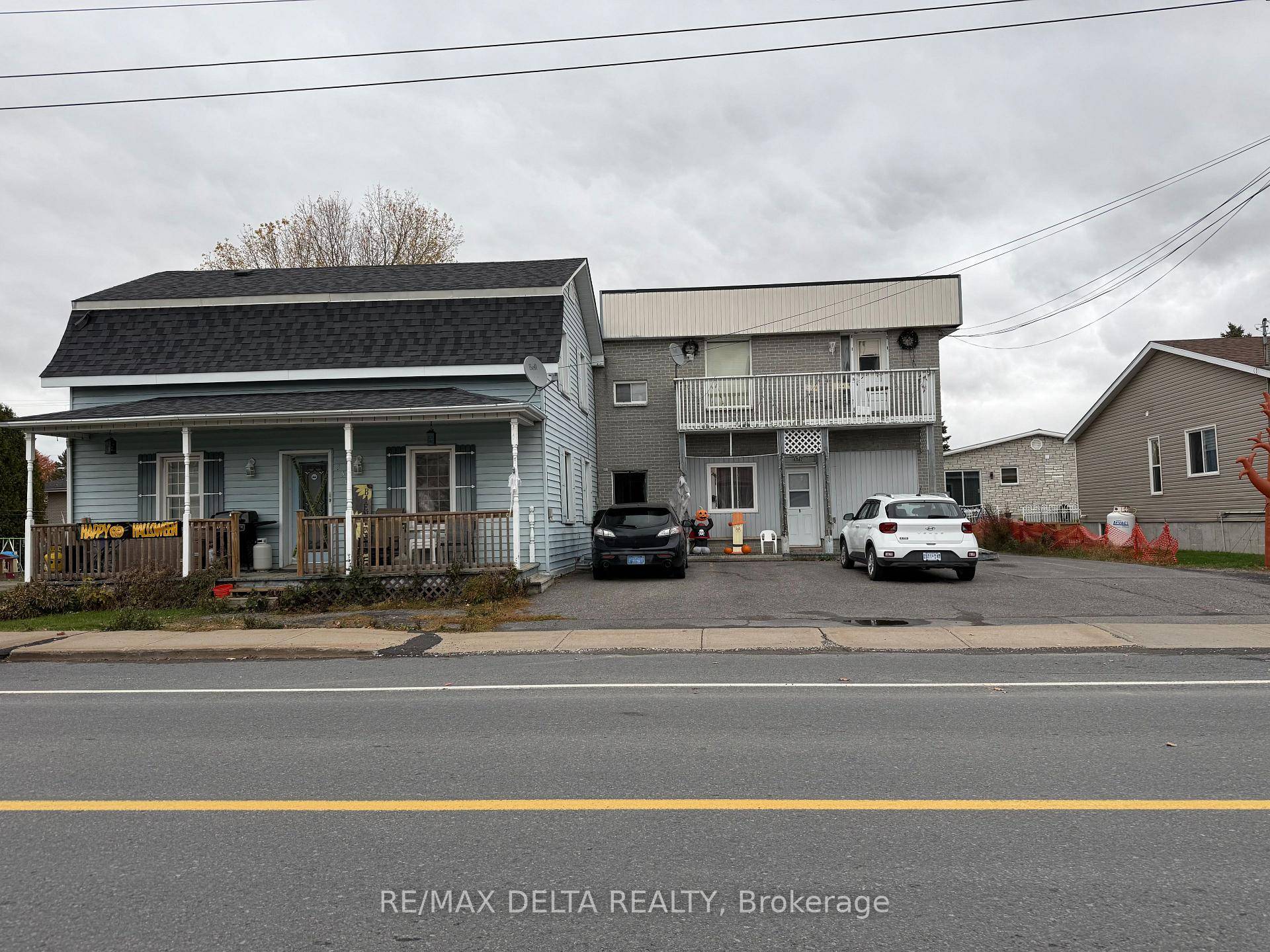 Affordable and conveniently located, this main level 1 bedroom, 1 bathroom apartment in St.