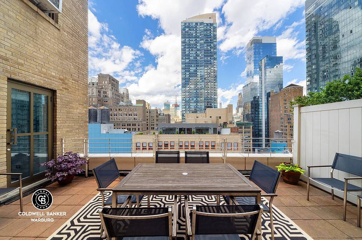 Penthouse A at 130 West 30th Street, located in the landmarked Cass Gilbert condominium in Chelsea, is an exquisite 3 bedroom, 3.