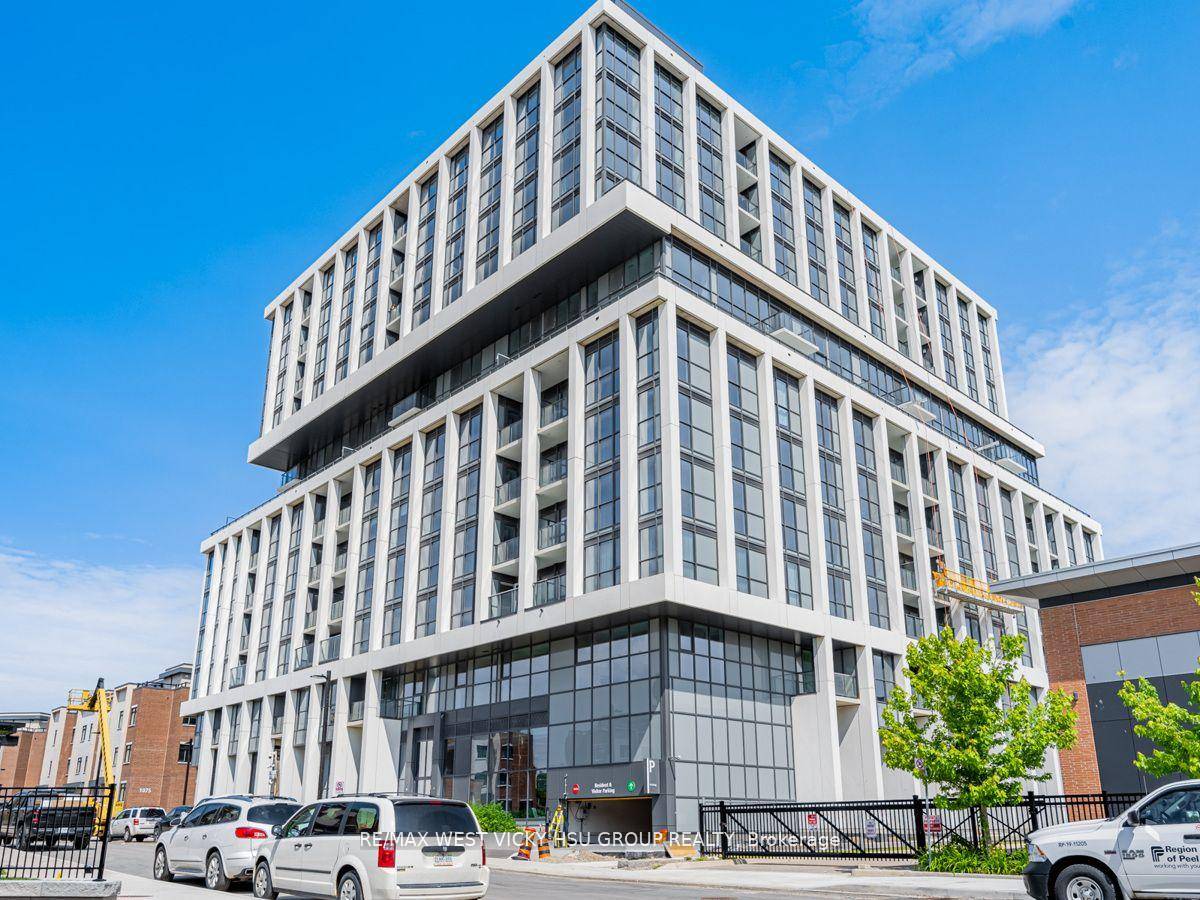 Prime Port Credit ! High Floor Executed Upgarde Suite 2 beds Den Den spacious separate room W floor to ceiling windows, can be used as a 3rd bedroom See attached ...