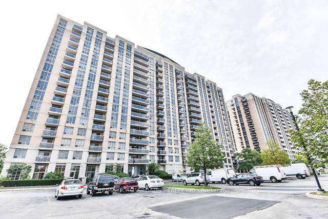 Beautiful 1 Bedroom 1 Bathroom End Unit at Mondeo Springs.