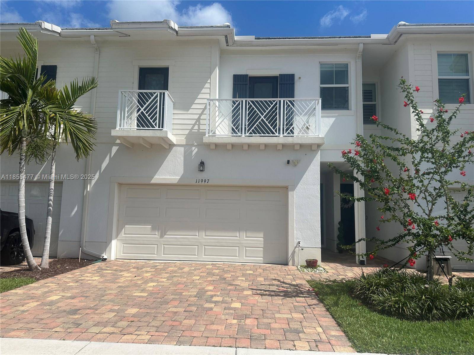 Beautiful and spacious Townhouse at Park Central, featuring 3 bed, 2.