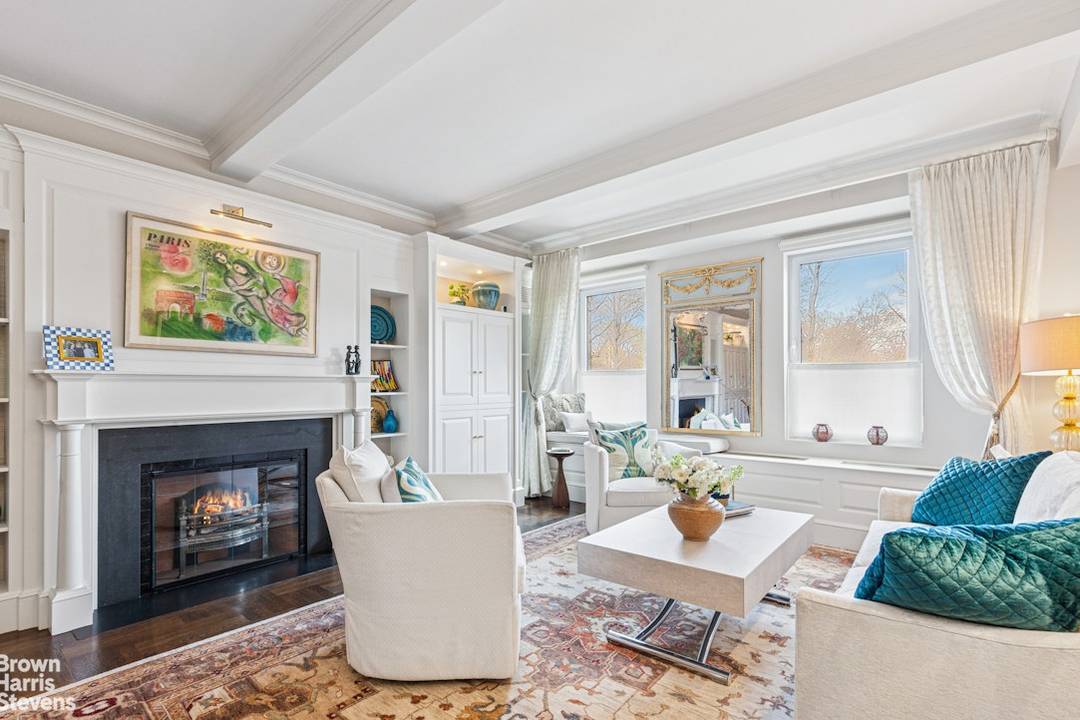 Welcome to 128 Central Park South 2A.