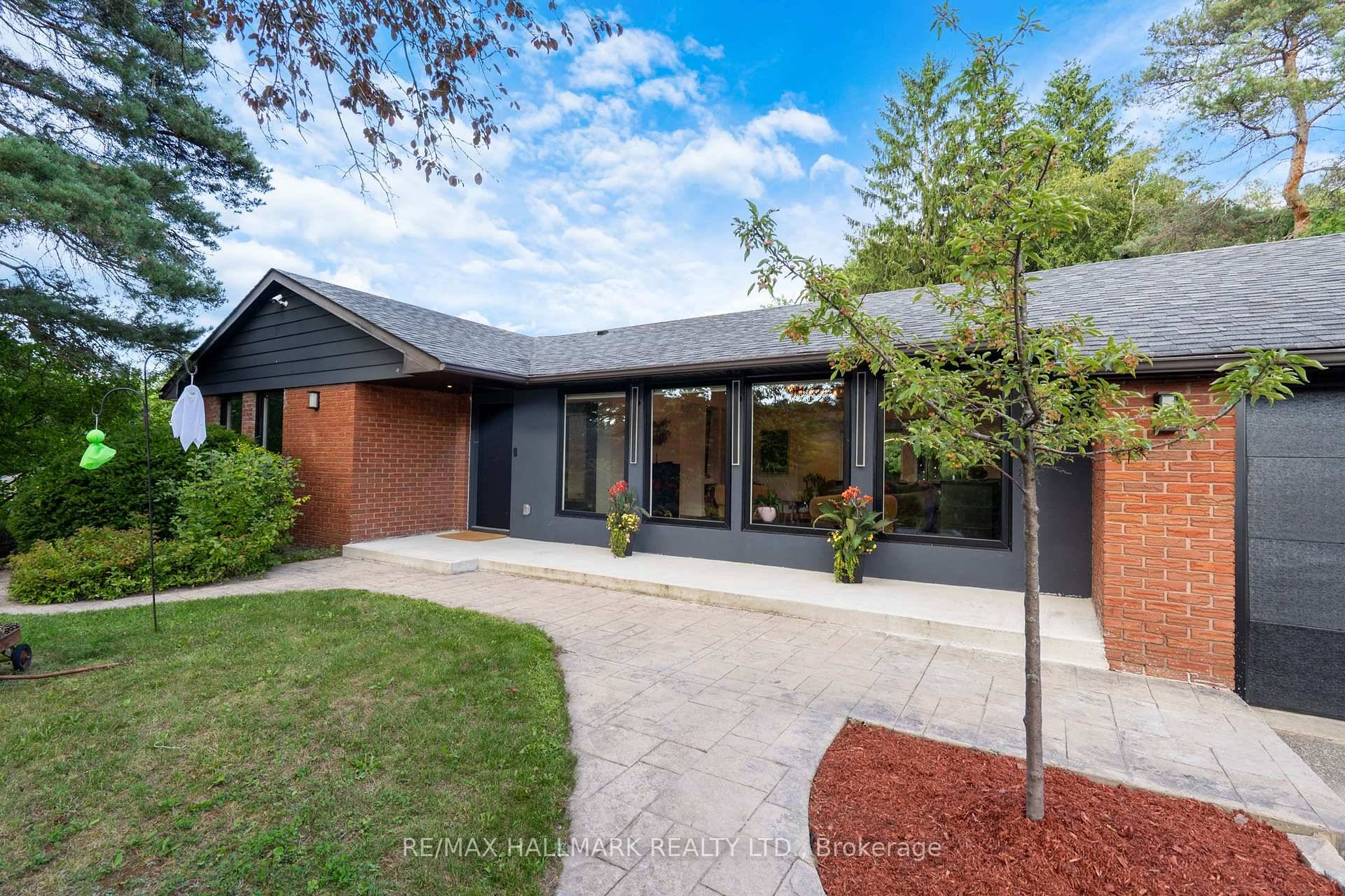 Welcome To This Exceptional Luxury Fully Renovated And Extended 3 2 Bedroom Bungalow Situated On A Spectacular 77 x 200 Ft Treed Lot In The Sought After Cedar Valley Area ...