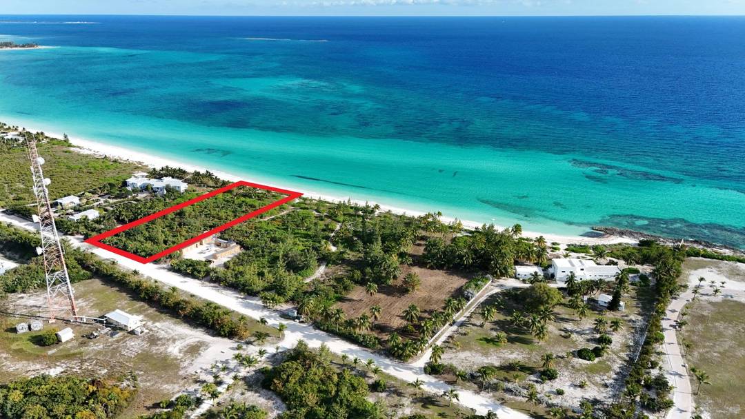 QUEENS BEACH  CHUB CAY Land Berry-Islands