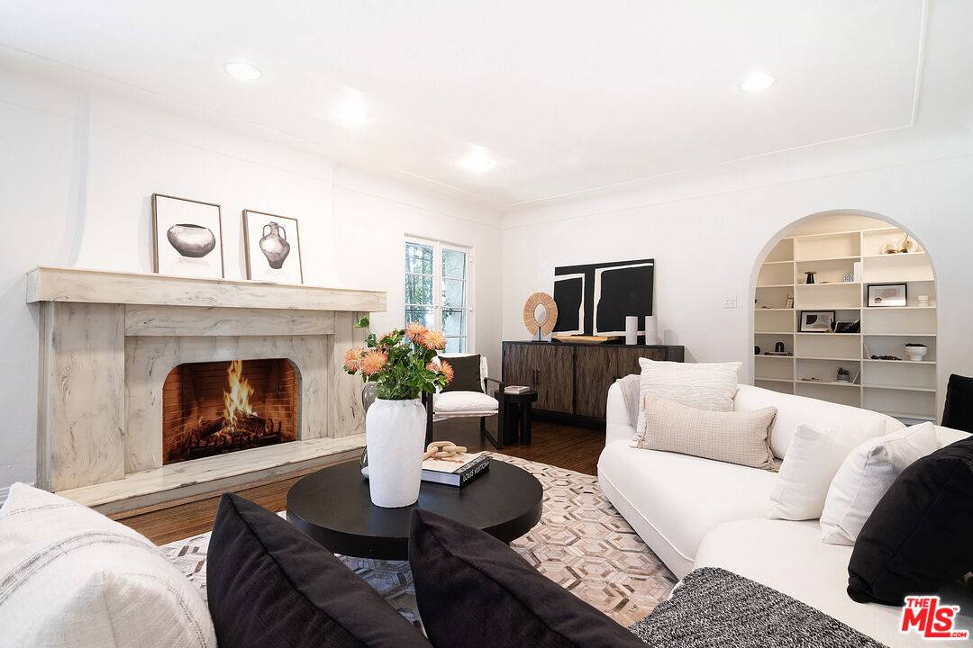 108  S Detroit St 6BR Hancock Park La