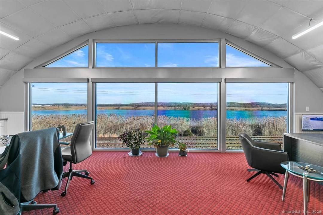 FOR LEASE IMMEDIATE OCCUPANCY 5, 187 S.