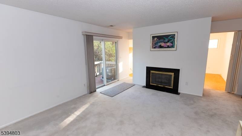 Welcome to one of the most private END UNIT in Scenic Hill on a PEACEFUL DEAD END !