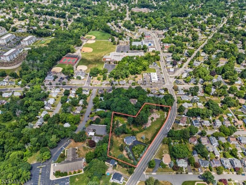 APPROVED ! ! ! 3 BUILDABLE LOTS FOR SALE !