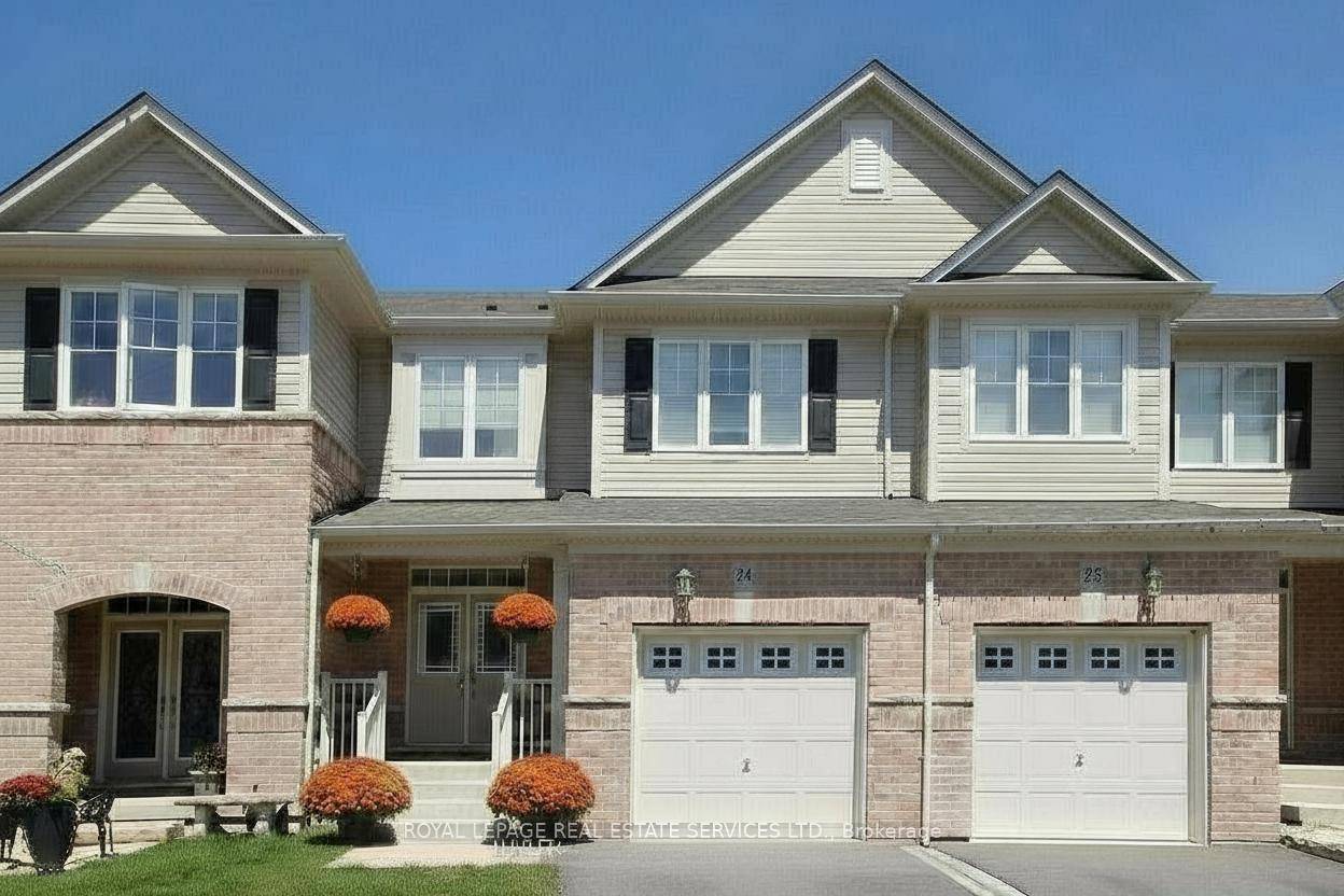 Feel instantly at home in this inviting Bronte Creek townhome, surrounded by lush greenery and moments from the trails of Bronte Provincial Park.