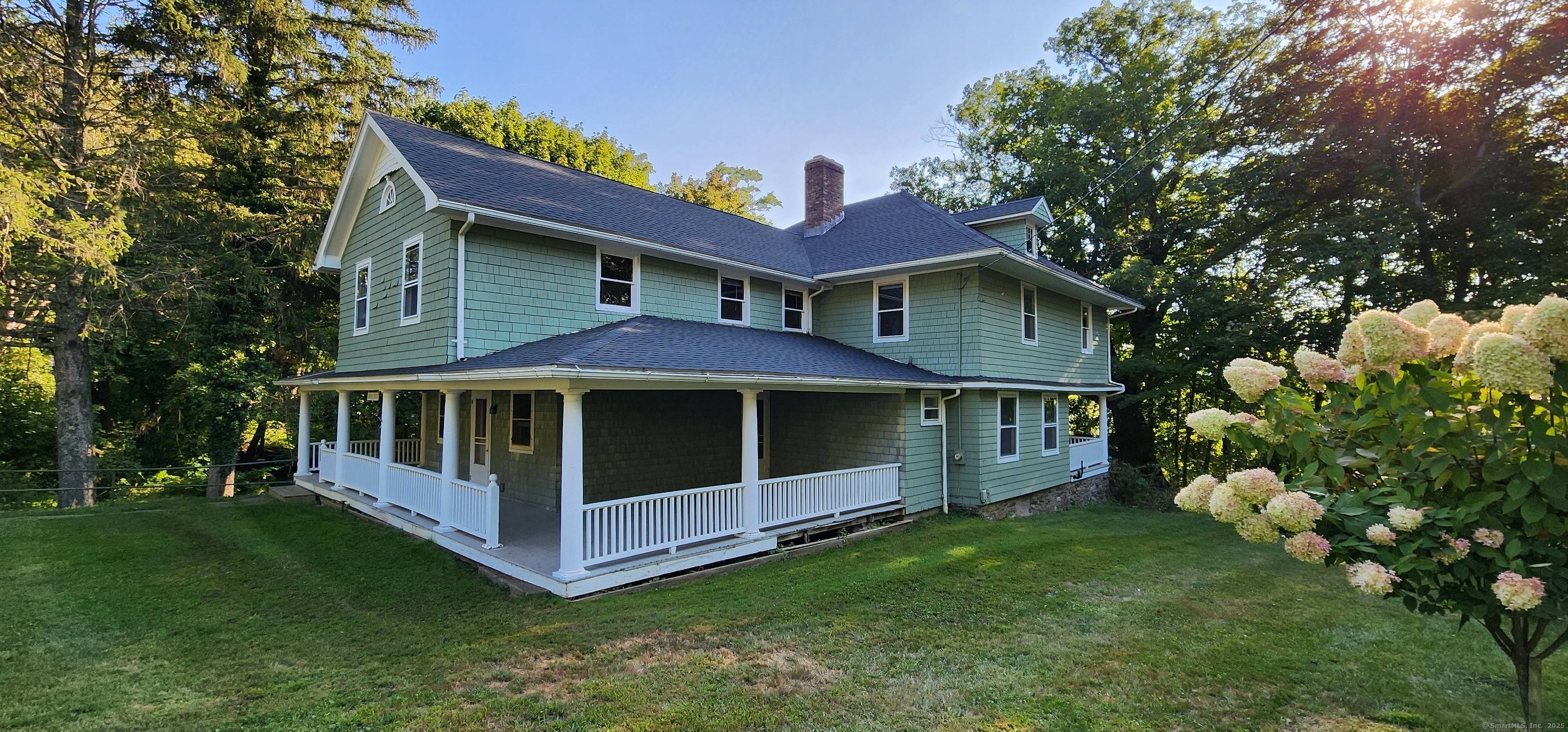 Available May 26, 2025 through September 30, 2025 Twin Lakes Lodge Twin Lakes Lodge is a Landmark building located next to O'Hara's Marina.