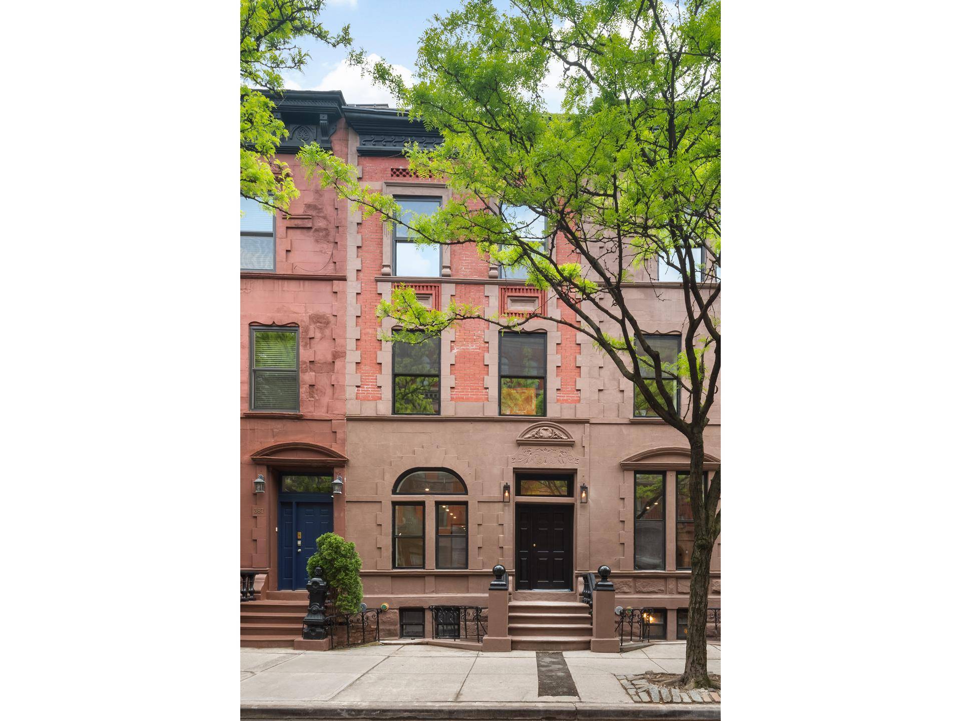 This 18 foot wide, three bedroom, three and a half bathroom single family home spanning a 2728 sf interior features the charming facade of a traditional South Harlem brownstone.
