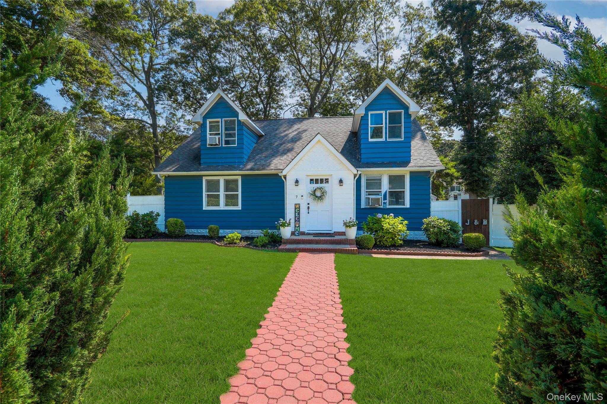 Welcome to your dream home in Rocky Point !