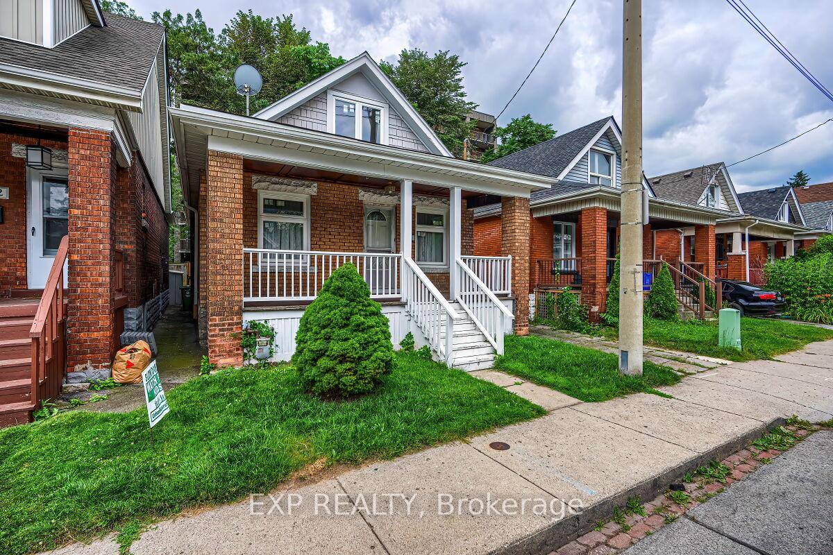 Charming Detached Home in Hamilton's Stinson Neighbourhood.