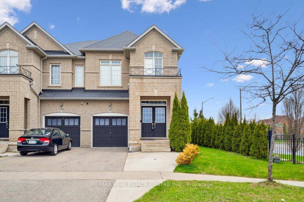 FOUR BEDROOM HOME OVER 2000 SQFT 33.