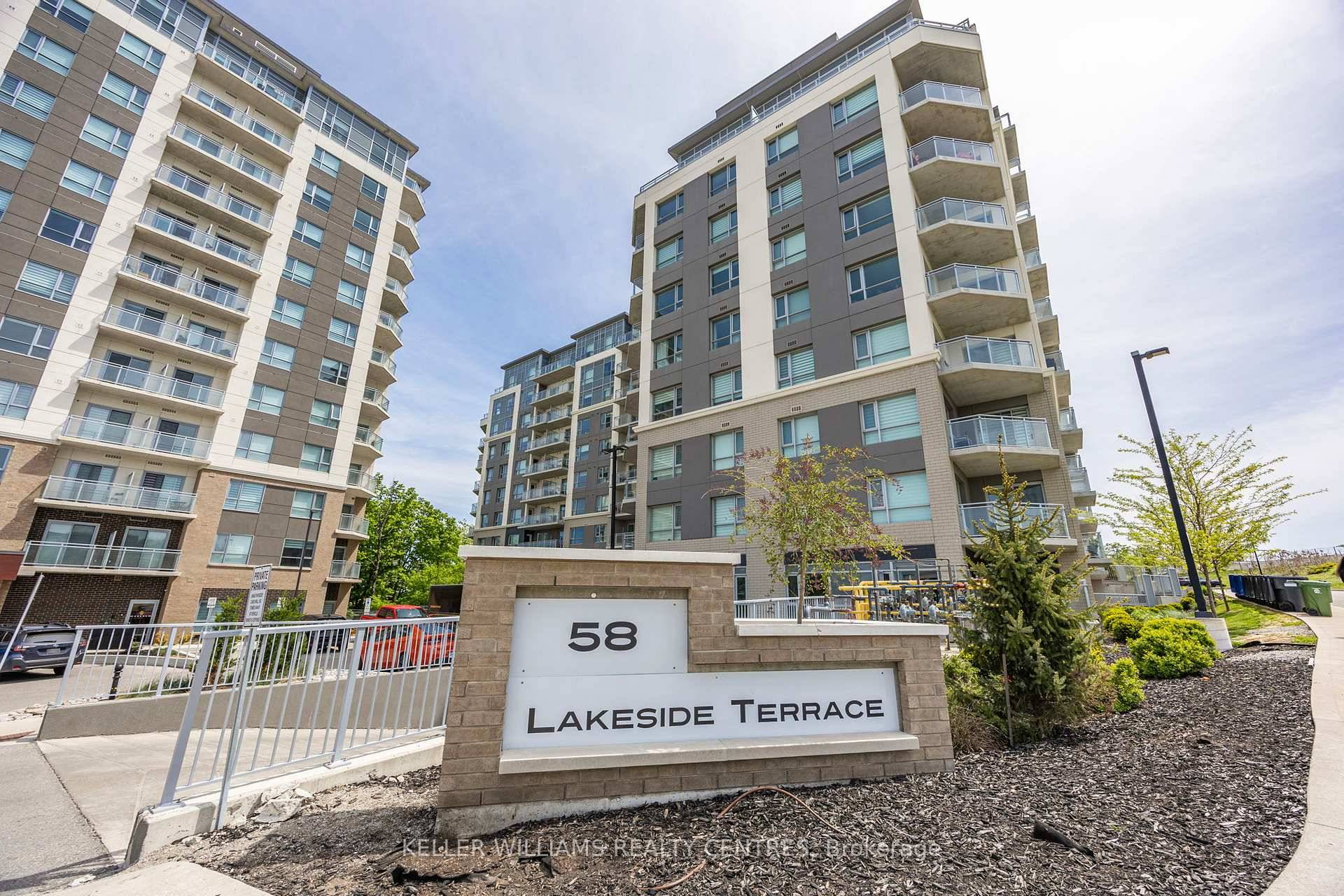 Awesome One Bedroom Condo With Views Over Little Lake And All The Amenities Incl Guest Suites, Party Room, Rooftop Deck, Meeting Room.