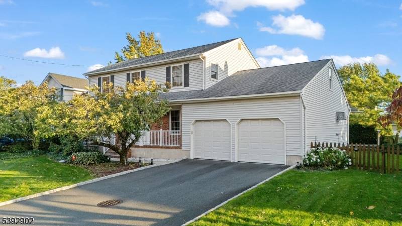 Welcome home ! This well maintained 4 bedroom, 2.