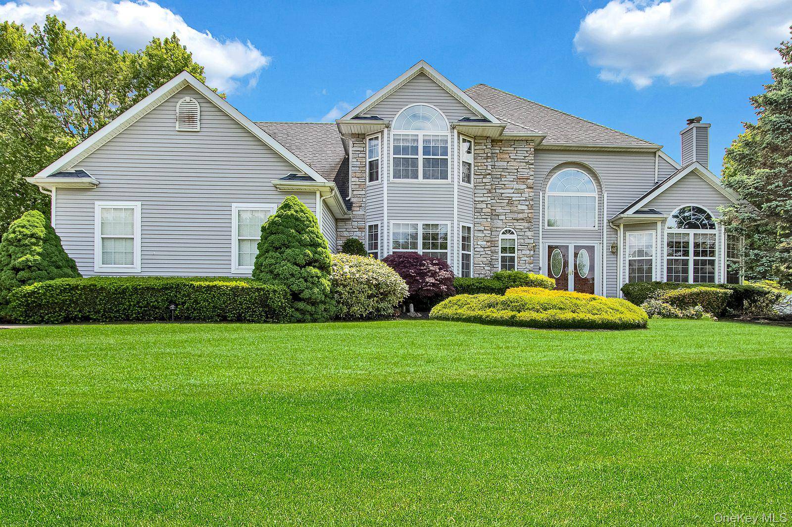 Welcome to 9 Redwood Lane !