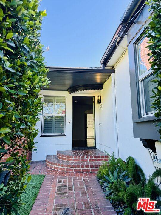 1122  N Crescent Heights Blvd 2BR Hollywood Hills East La
