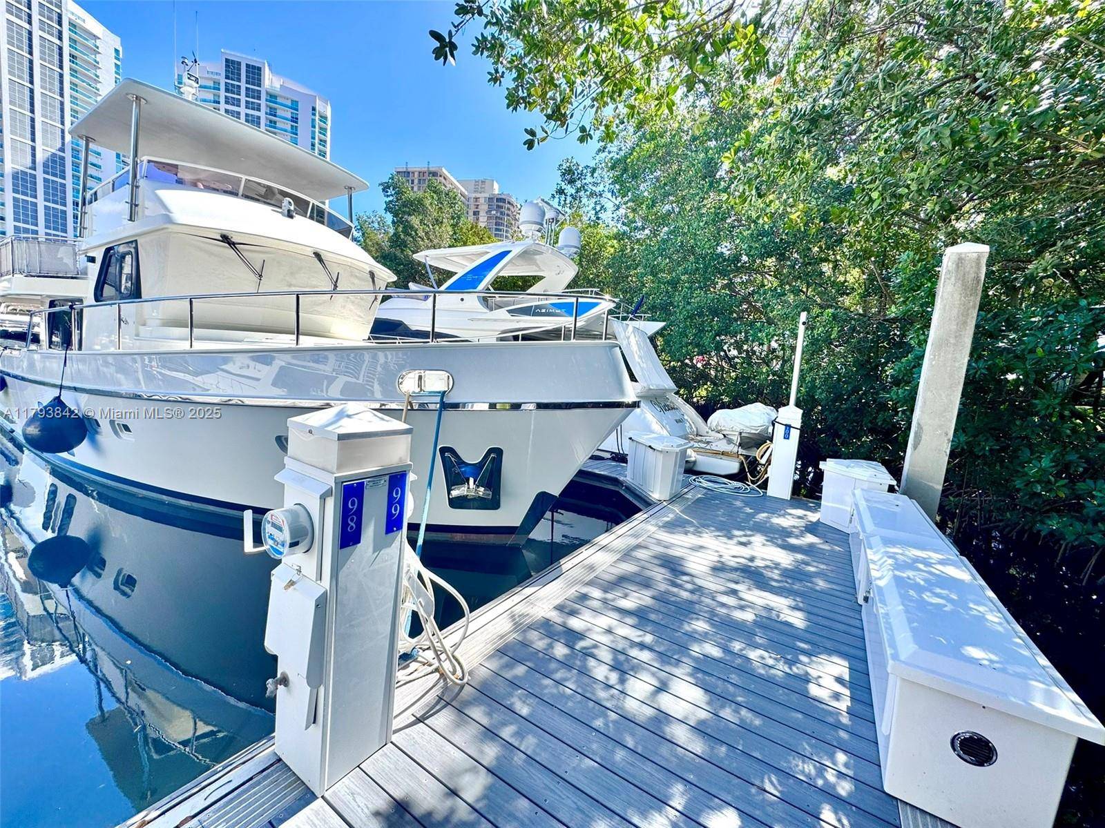 Rarely listed ! Own a rare 60 foot x 17.