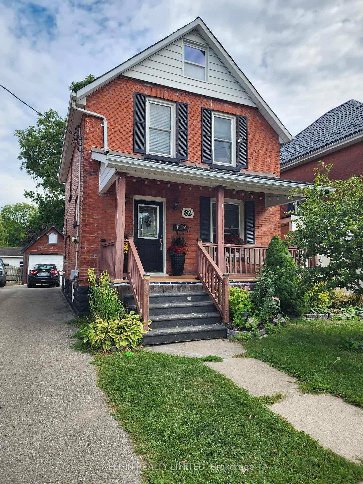Welcome to this inviting 3 bedroom, 2.