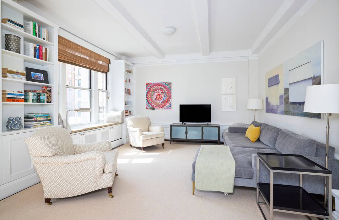 Charming PreWar UES Two Bedroom Light streams into this charming high floor south facing two bedroom plus a bonus room apartment.
