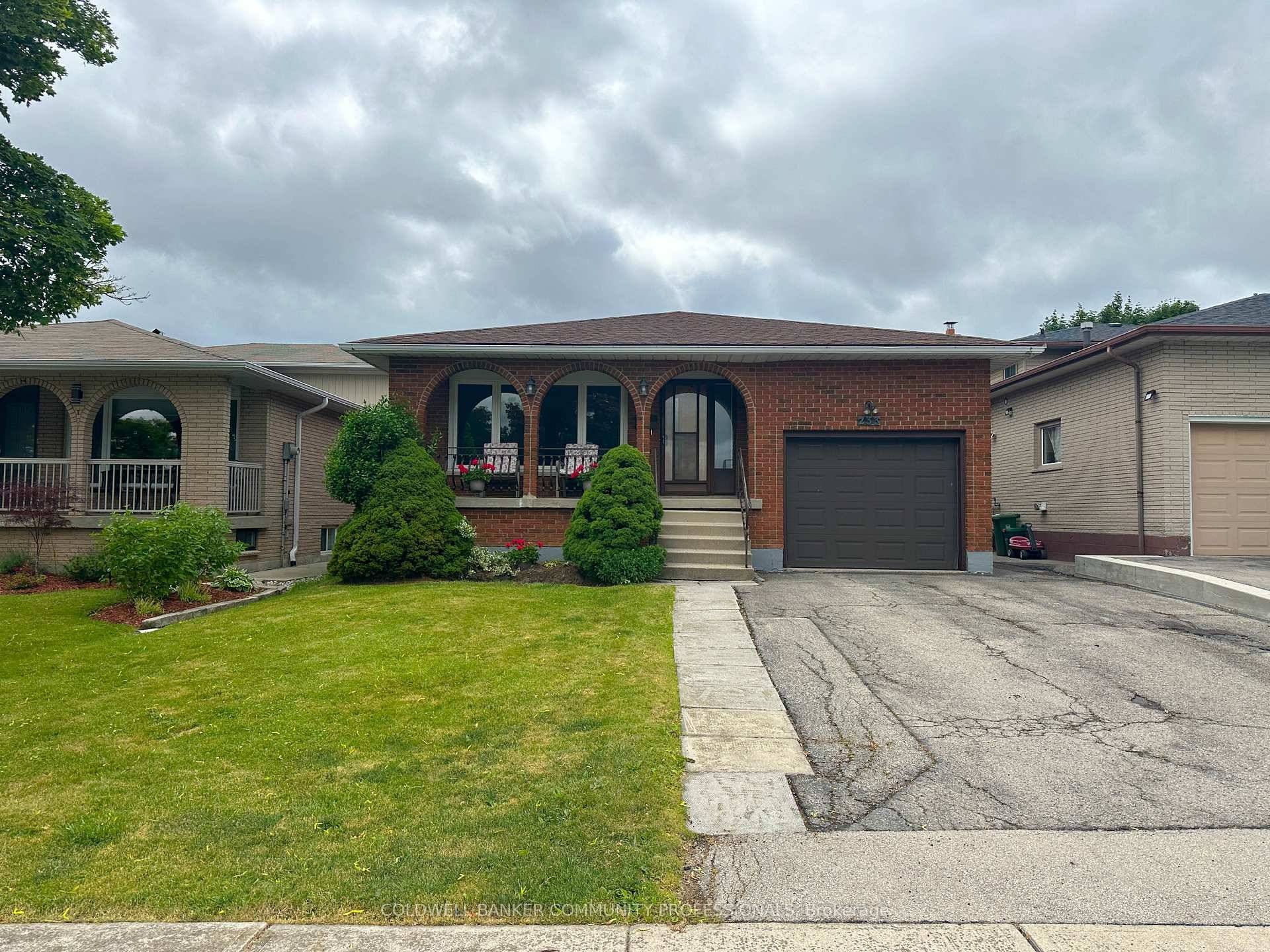 Welcome Home to this spacious 4 level back split tucked on a quiet court on Hamilton's East Mountain.