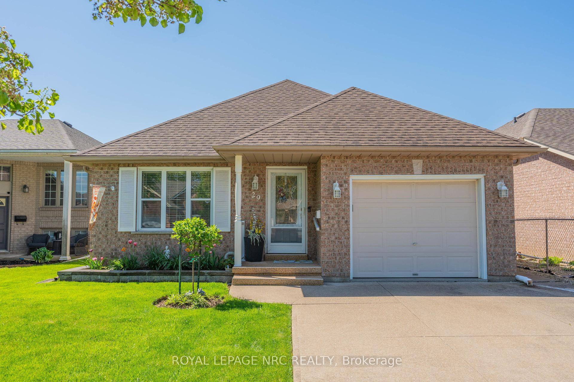 Tucked away on a peaceful court in north Welland, this beautifully maintained bungalow offers the perfect blend of comfort, convenience, and potential.