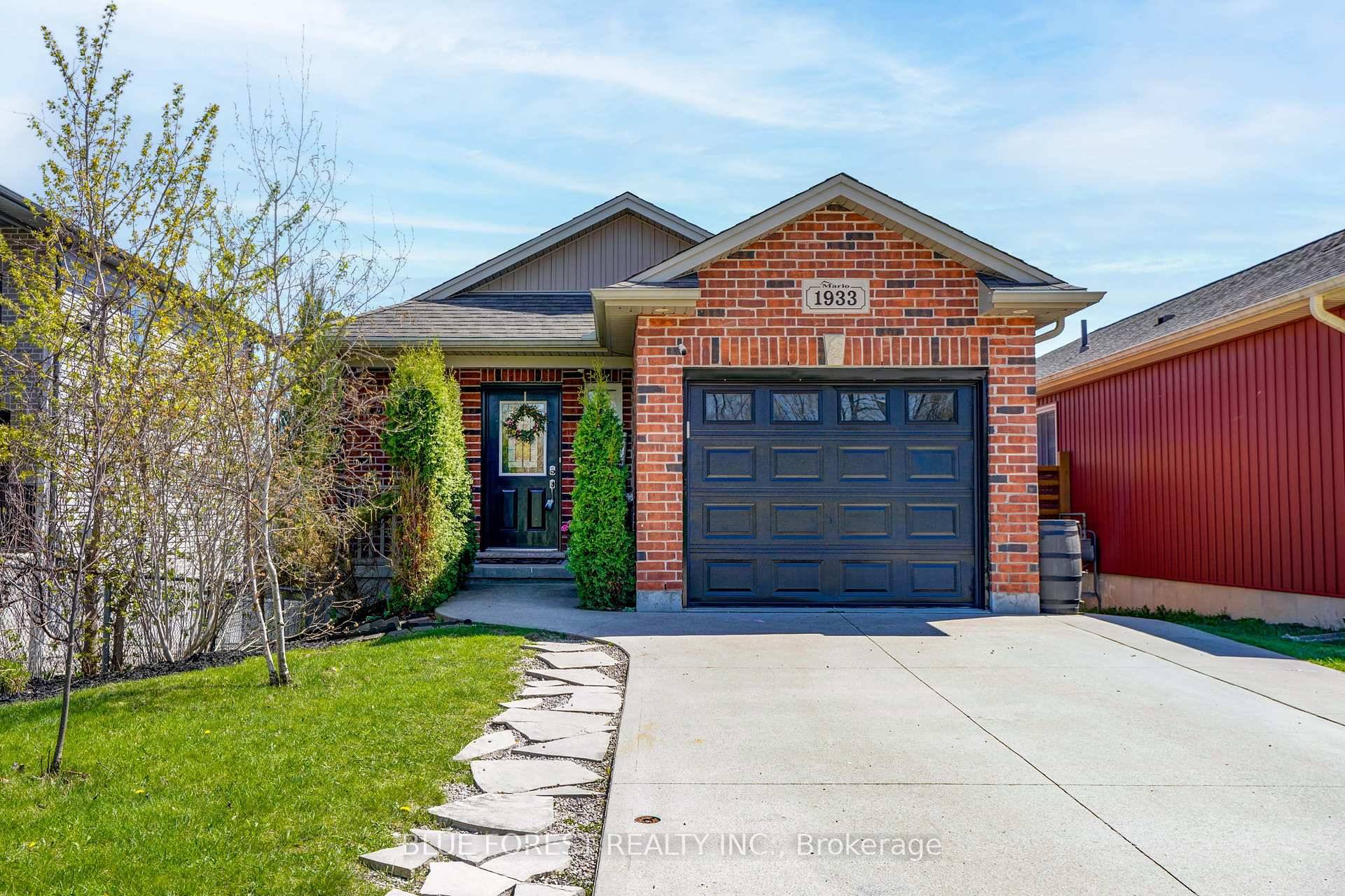 Welcome to 1933 Frederick Crescent a great opportunity for first time buyers, downsizers, or anyone looking for a solid, move in ready low maintenace bungalow in a family friendly neighbourhood.