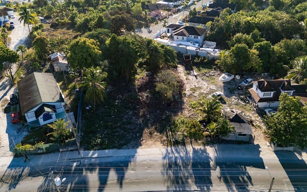 CARMICHAEL VILLAGE Land New-Providence