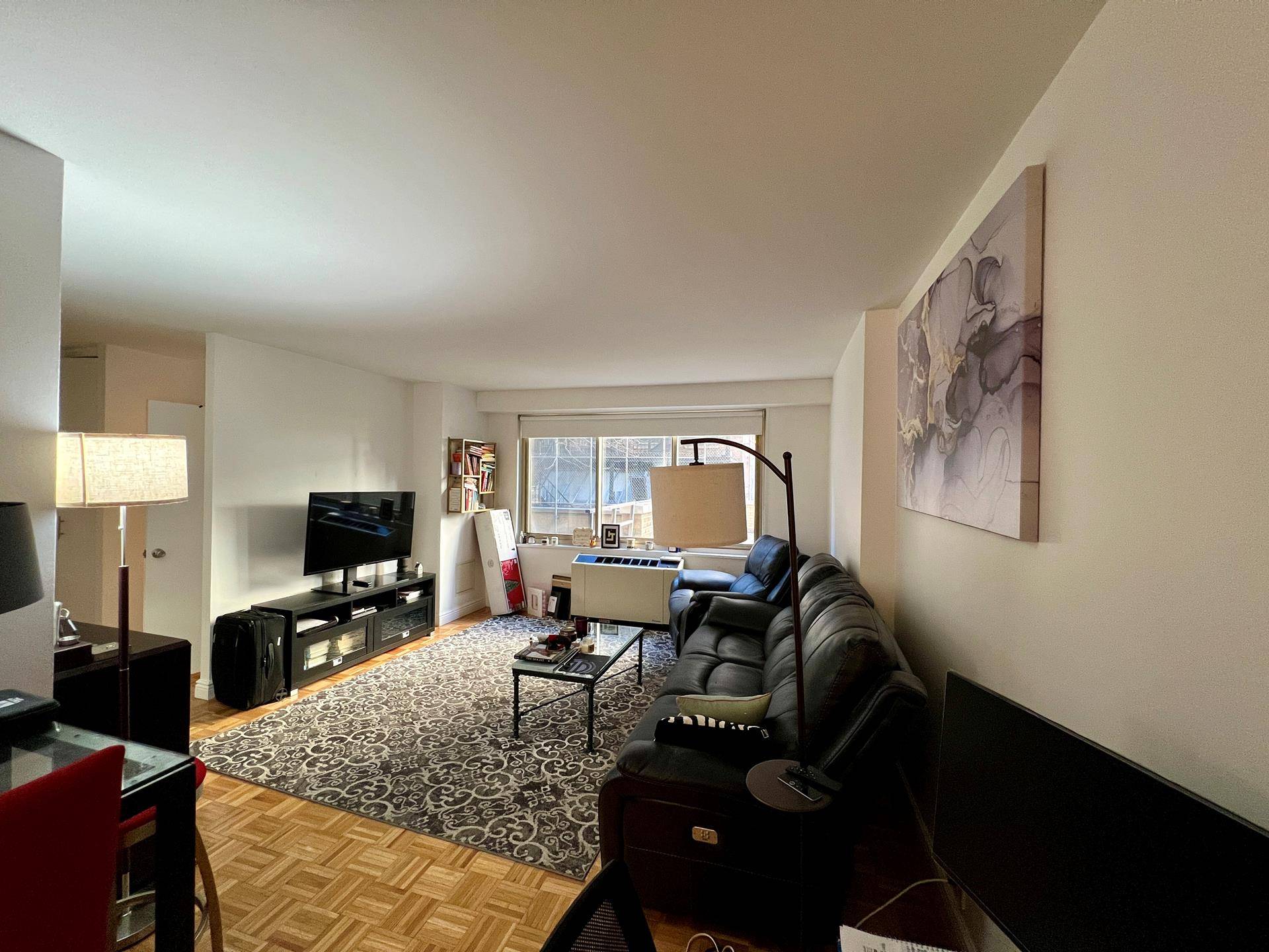 Introducing 2A at 55 West 14th Street An oversized, fully renovated 1 bedroom, 1 bathroom at The Courtney House.