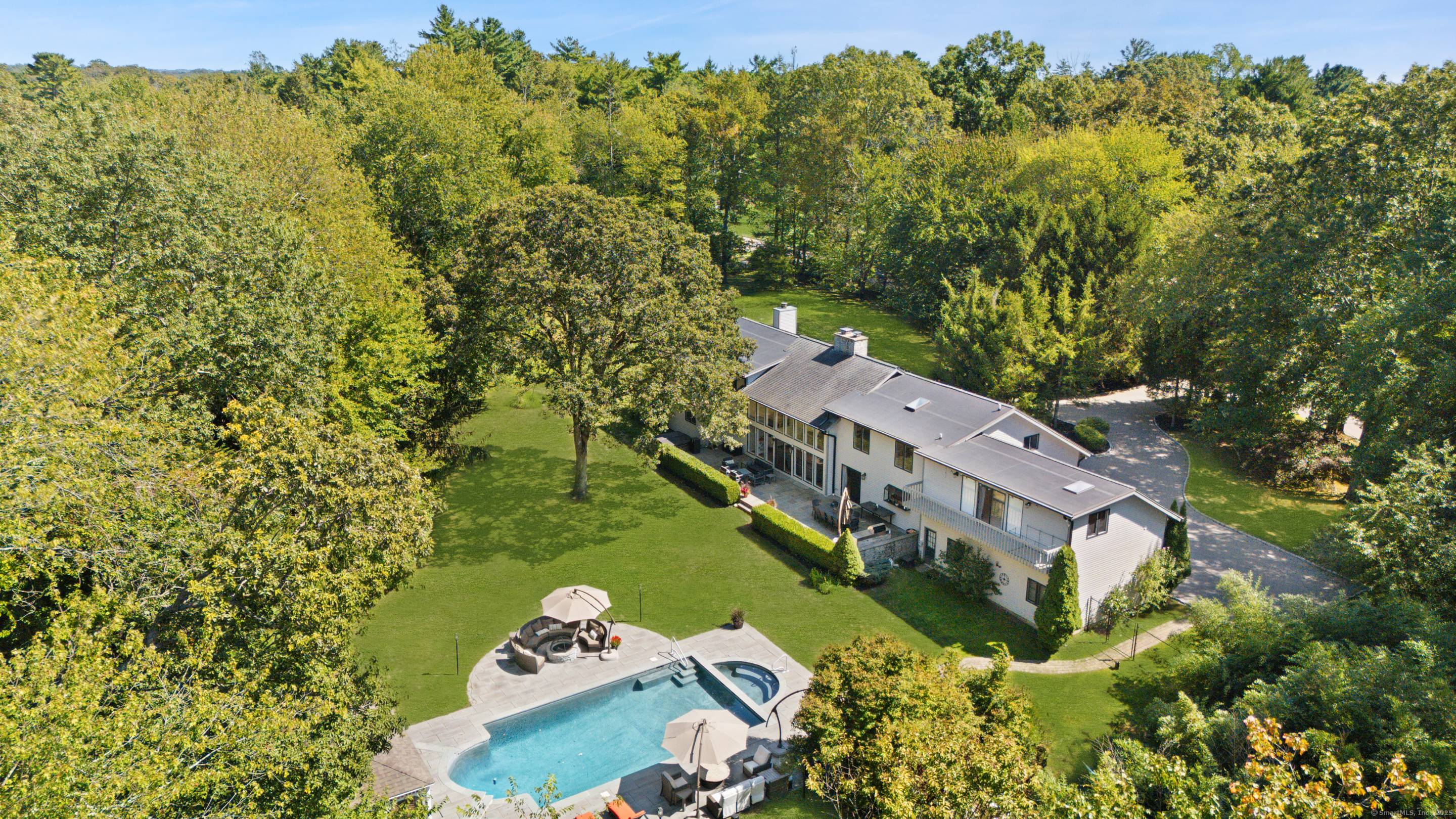 Contemporary retreat on 2.