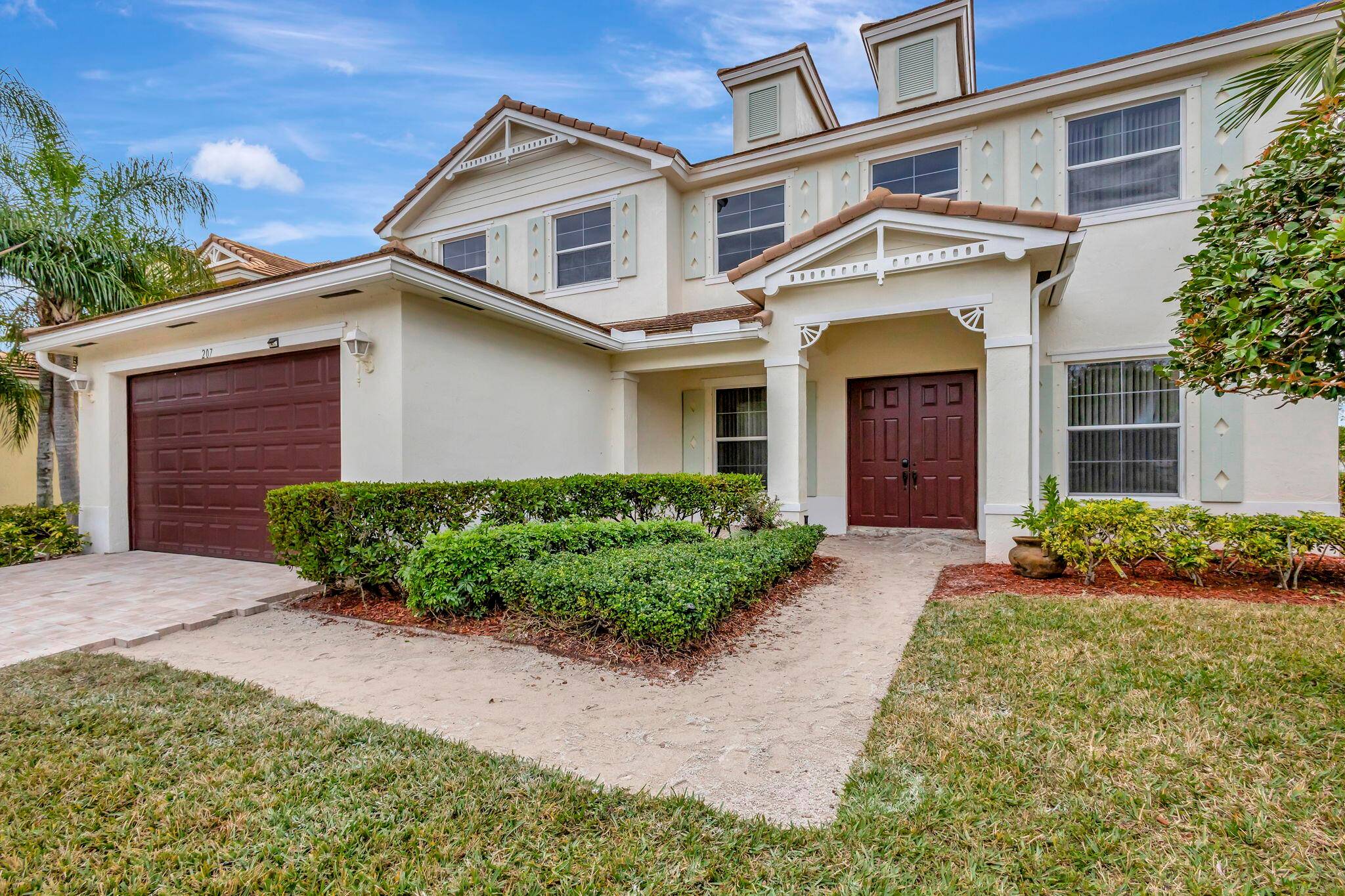 Lakefront Gem in Palm Beach Plantation Priced to Sell Quickly !