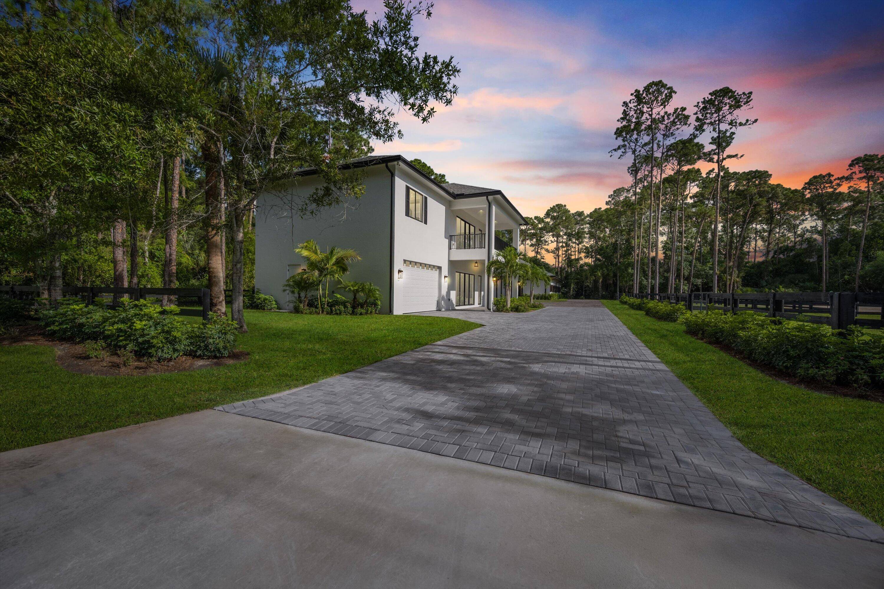 Stunning New Construction Equestrian Facility !