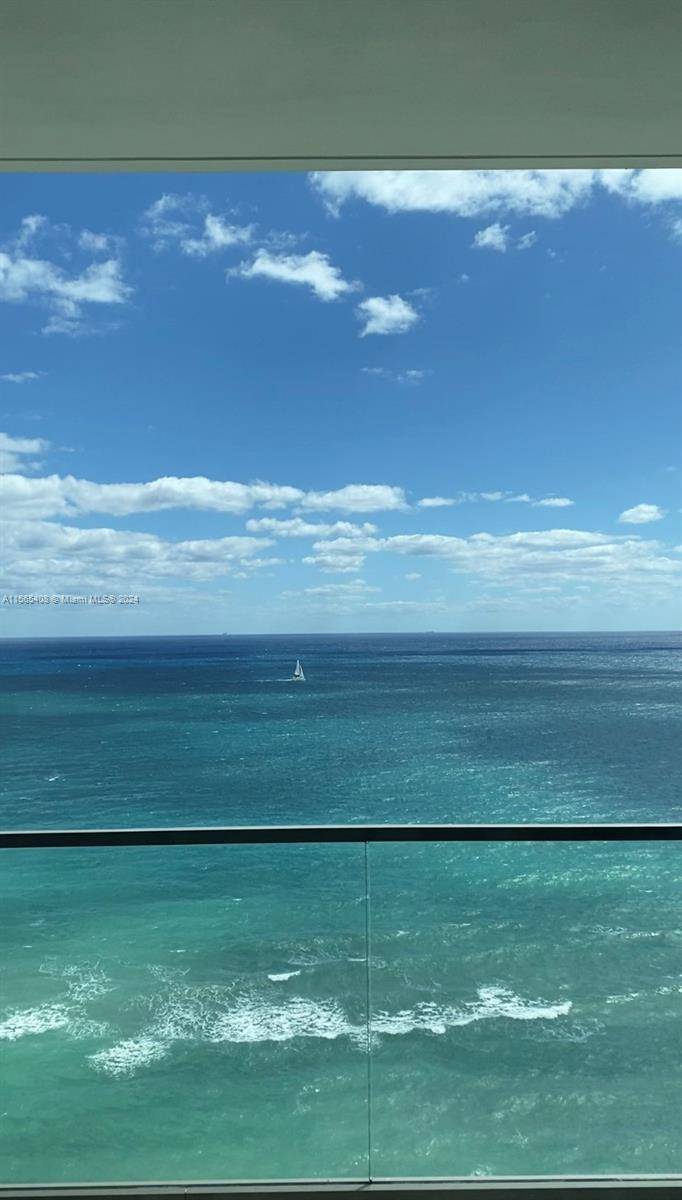 2000 Ocean located just North of Golden Beach is the only new oceanfront building with immediate availability from Miami to Palm Beach !