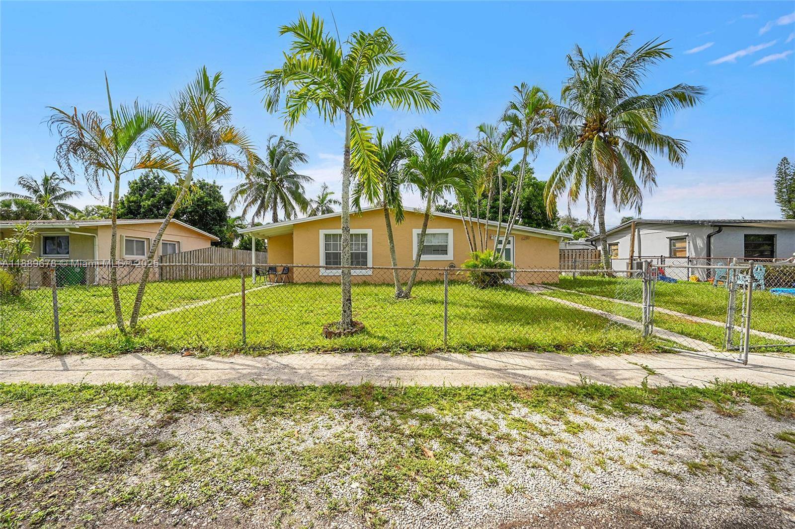 Welcome to your opportunity to own a charming single family home in the heart of Davie !