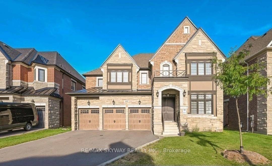 Experience Absolute Luxury in Kleinburg Summit.