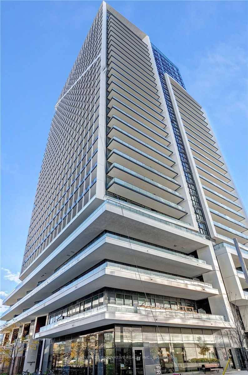 Bright and stylish 2 bed, 2 bath suite in the sought after Garrison Point community !