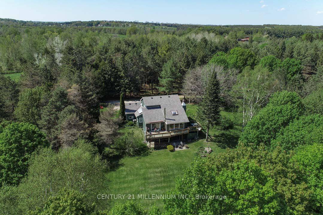 Tucked away on 9 blissful acres of Mono countryside, in a fabulous Southerly location, is this idyllic country retreat with a mix of gorgeous perennial gardens, views over the manicured ...