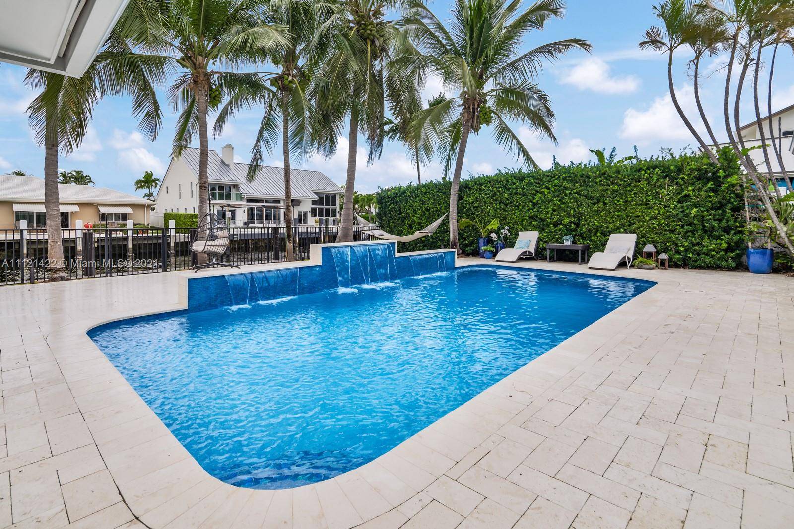 THIS RENEWED HOUSE IN CORAL RIDGE, WATERFRONT HOME, FULLY FURNISHED, FULLY STOCKED WITH TOP OF THE LINE FINISHINGS AND CHEFS KITCHEN.