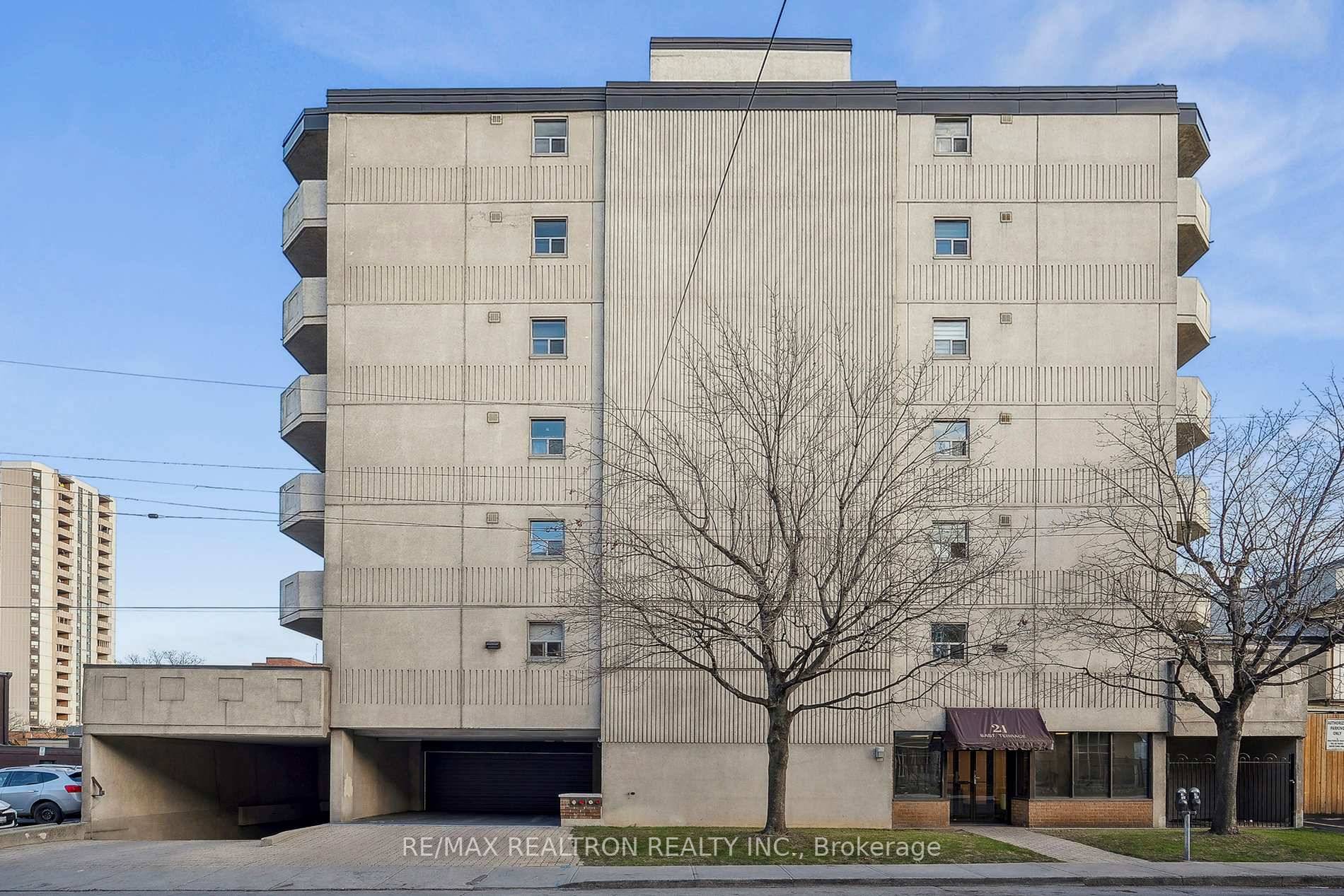 Top floor unit with a panoramic view of Hamilton !