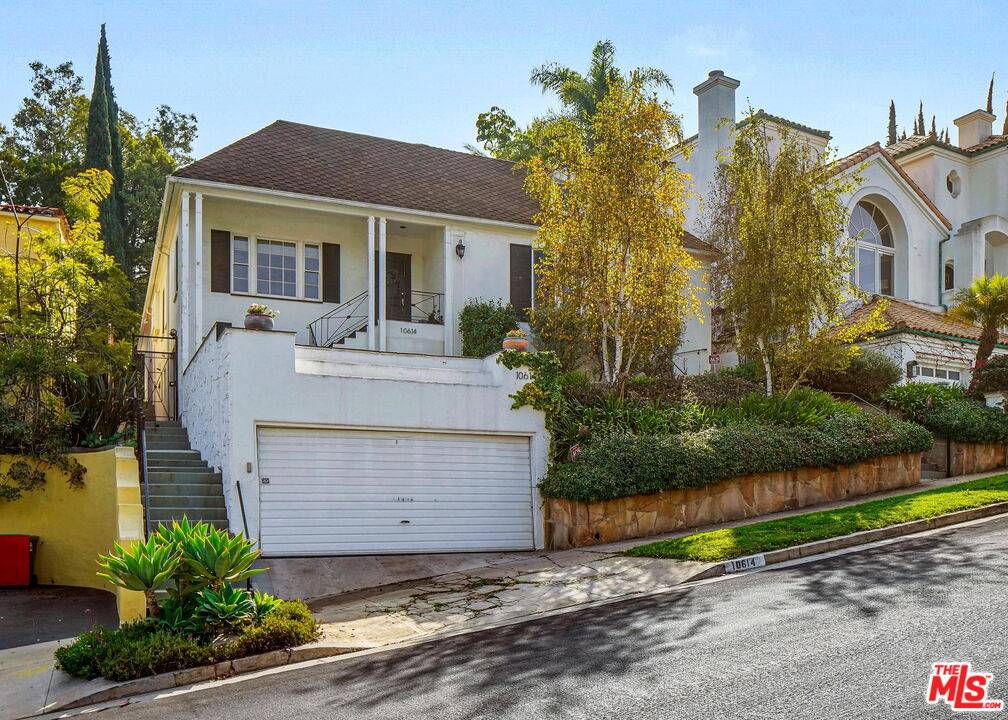 10614 Le Conte Ave 4BR Westwood La