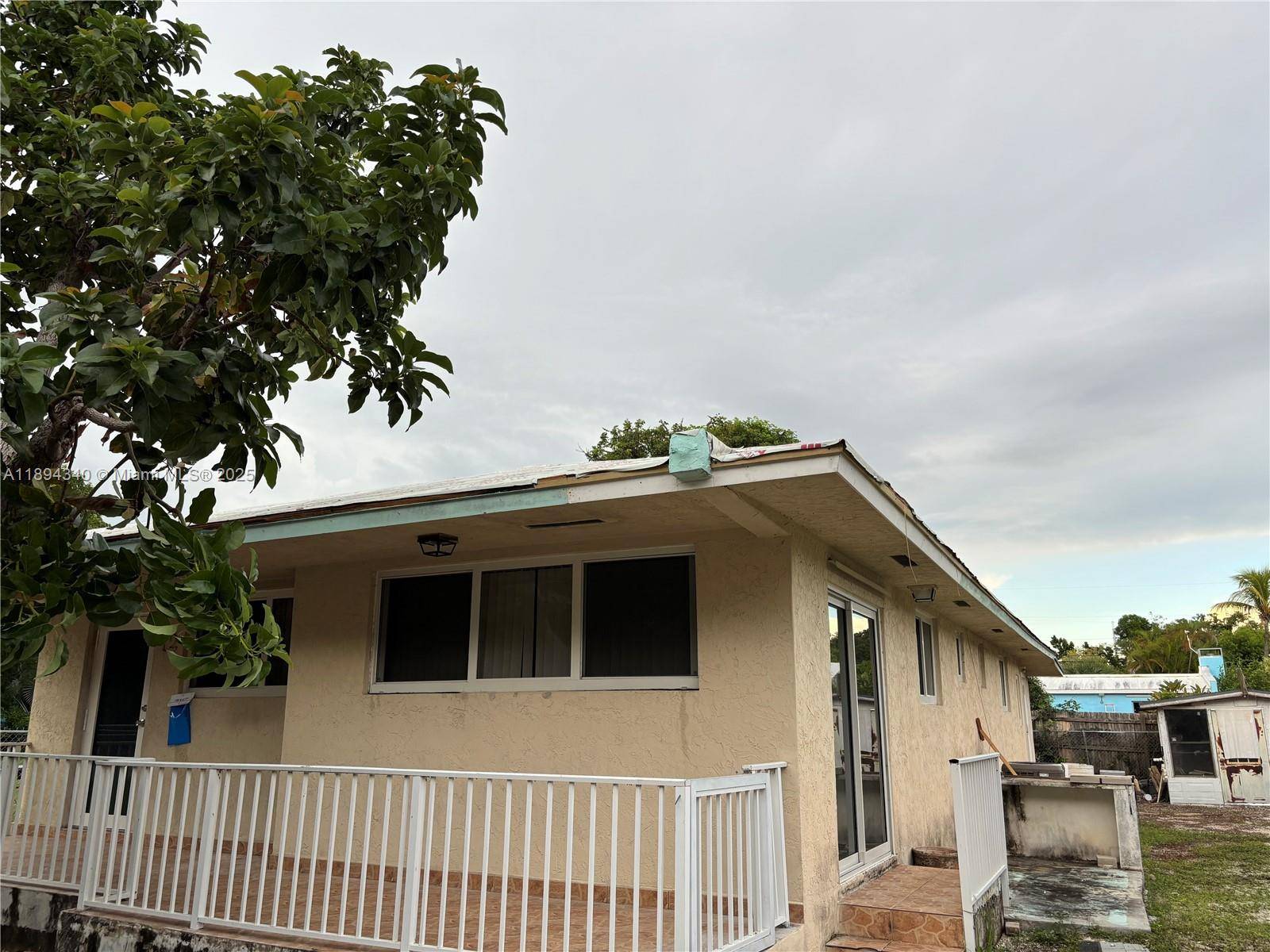 Come check out this beautiful family home, wonderfully located near the entrance of Key Largo.