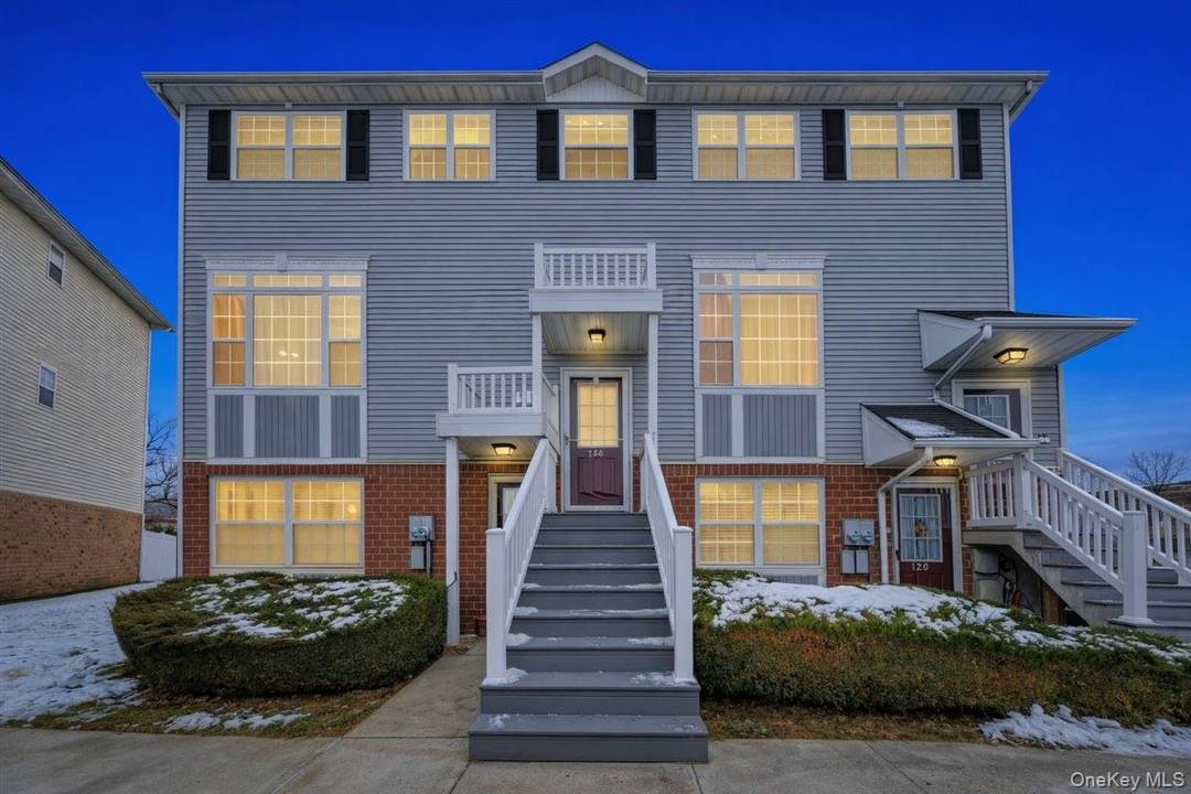 Welcome to 126 Mermaid Lane in the desirable Shorehaven gated community of the Bronx.