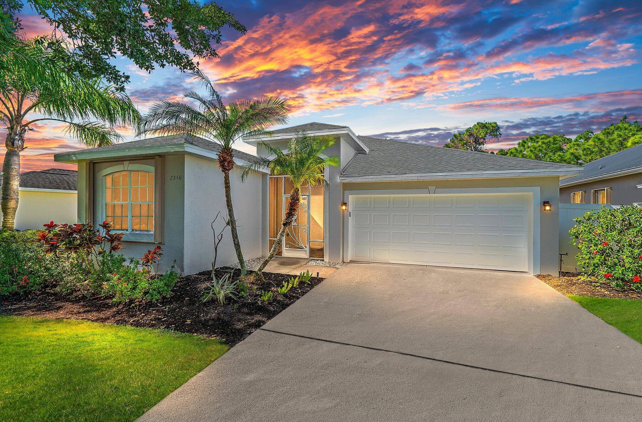 Move in Condition ! Immaculate 4 2 2 ''Roseatte'' Model in the desirable Pines of Jensen Beach.